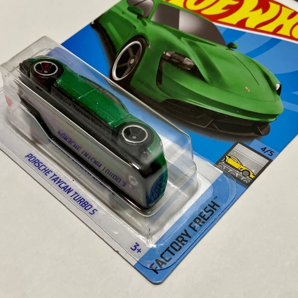 Hot Wheels Porsche Taycan Turbo S 149/250 Factory Fresh 4/5‎ Green Die-cast 1:64
